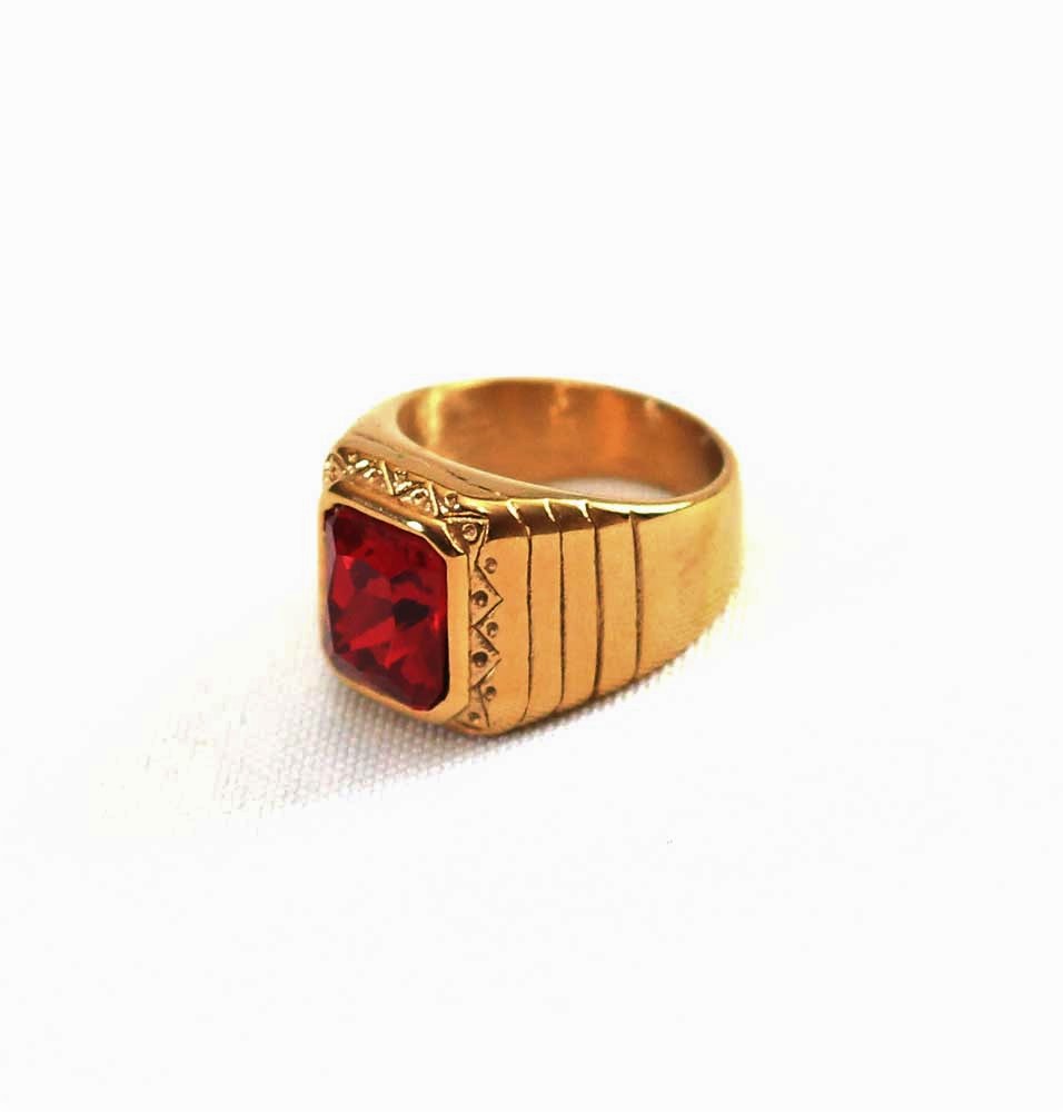 Emperor Red Square 4k Gold Ring