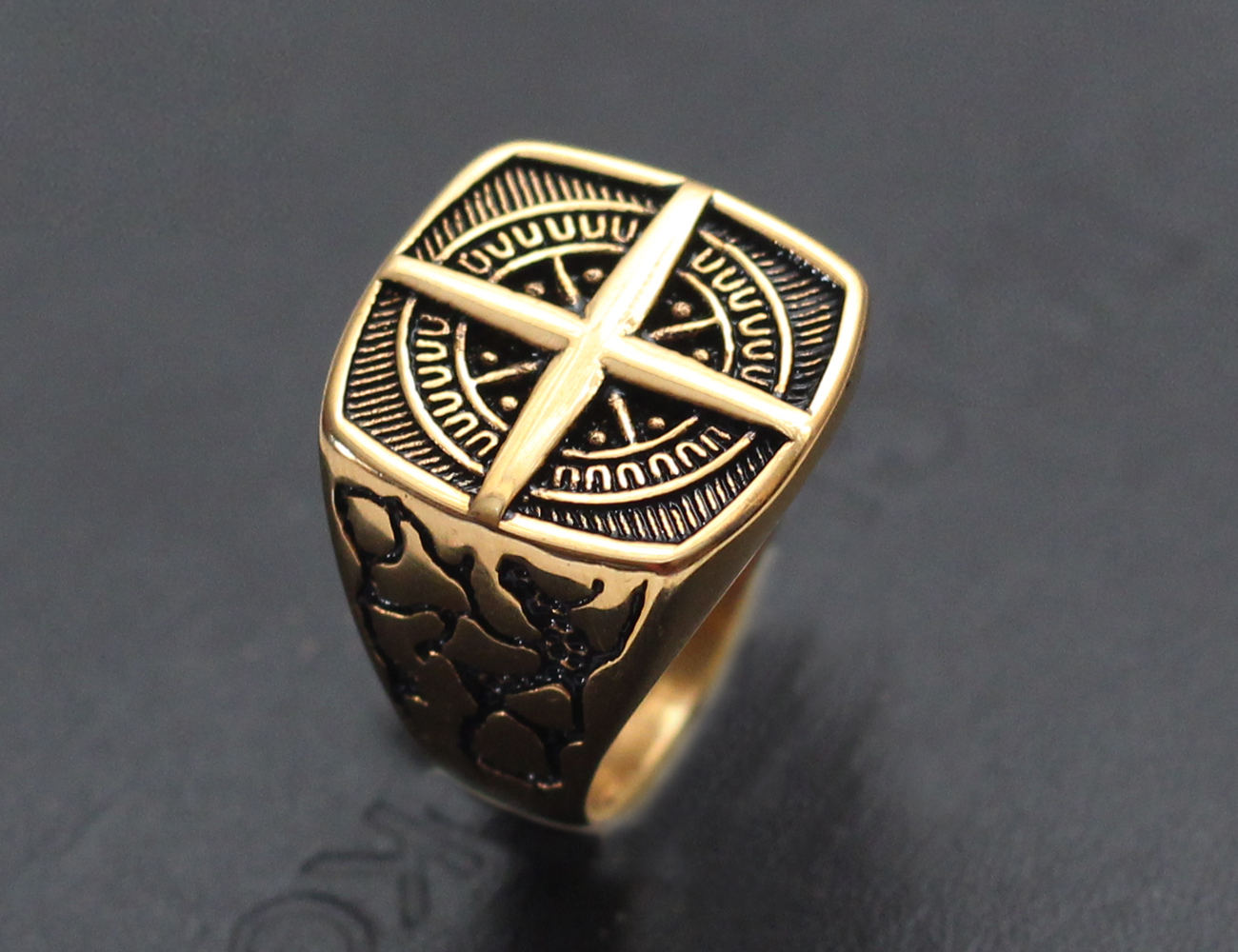 4k Gold Polaris Ring